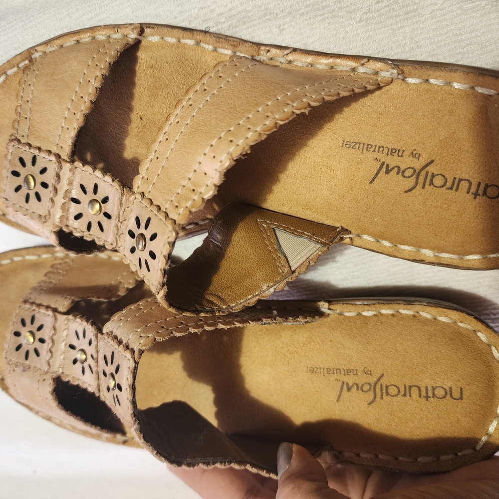 Naturalizer Women's Tan Sandals